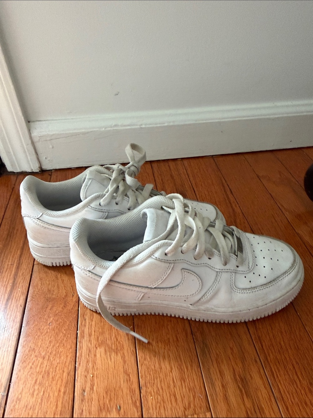 Nike White Kids Low-Top Sneakers